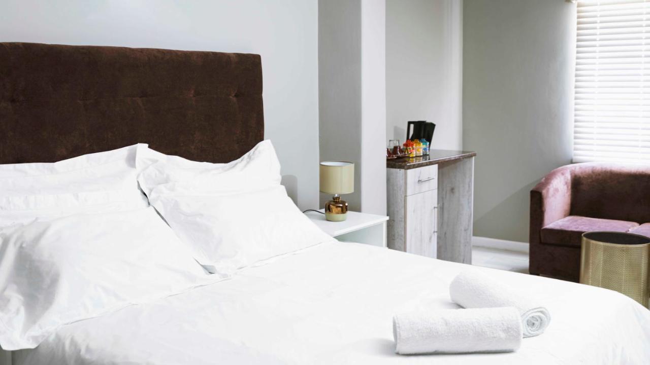 103Onwallace Self Catering Guest House Cape Town Bagian luar foto