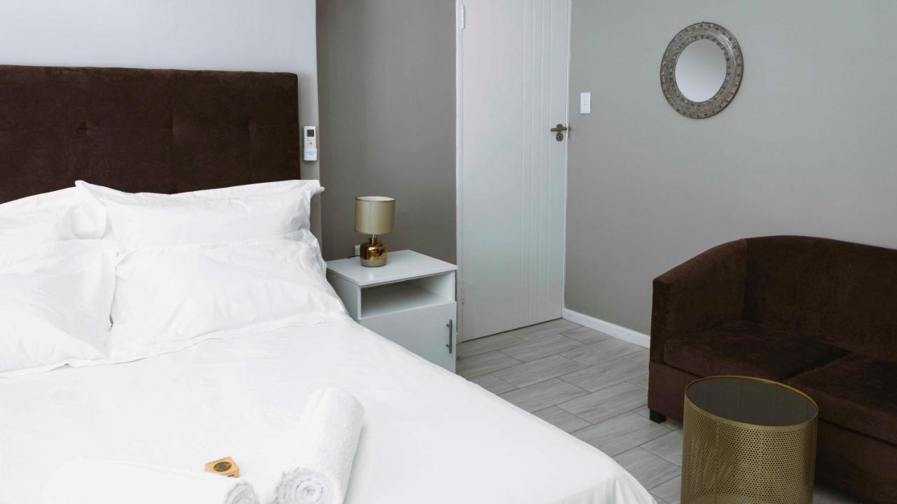 103Onwallace Self Catering Guest House Cape Town Bagian luar foto