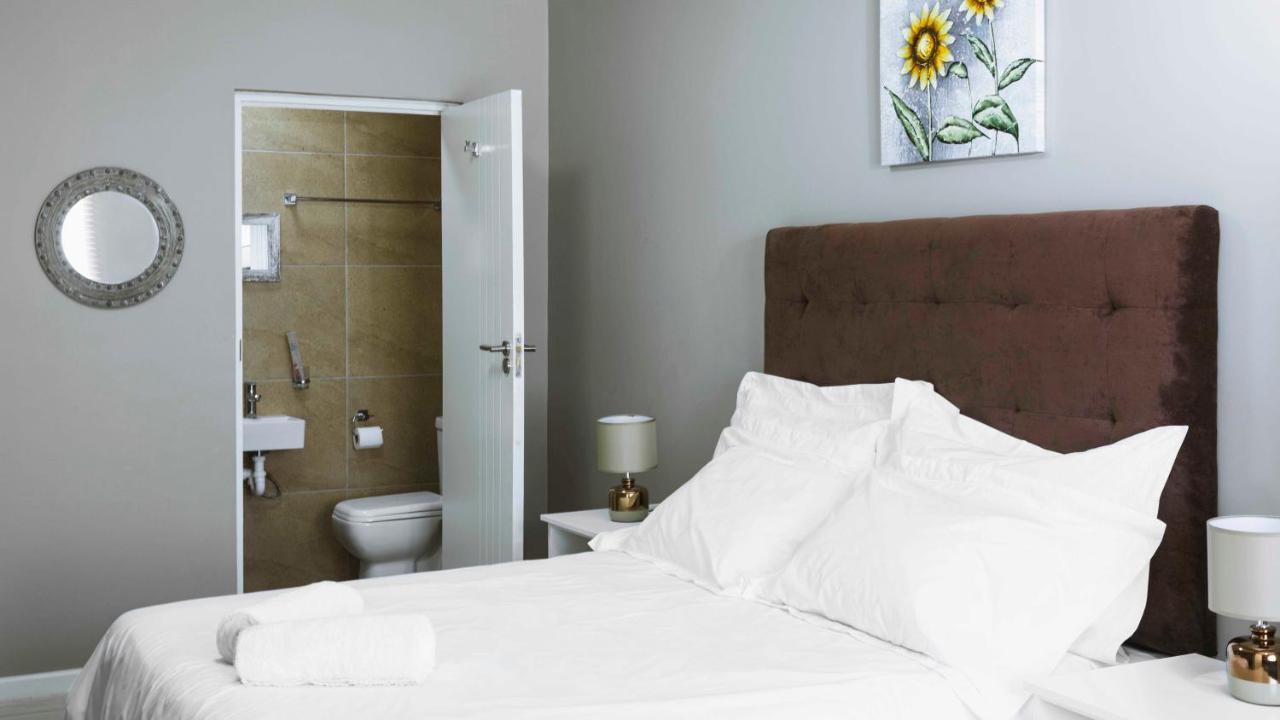 103Onwallace Self Catering Guest House Cape Town Bagian luar foto