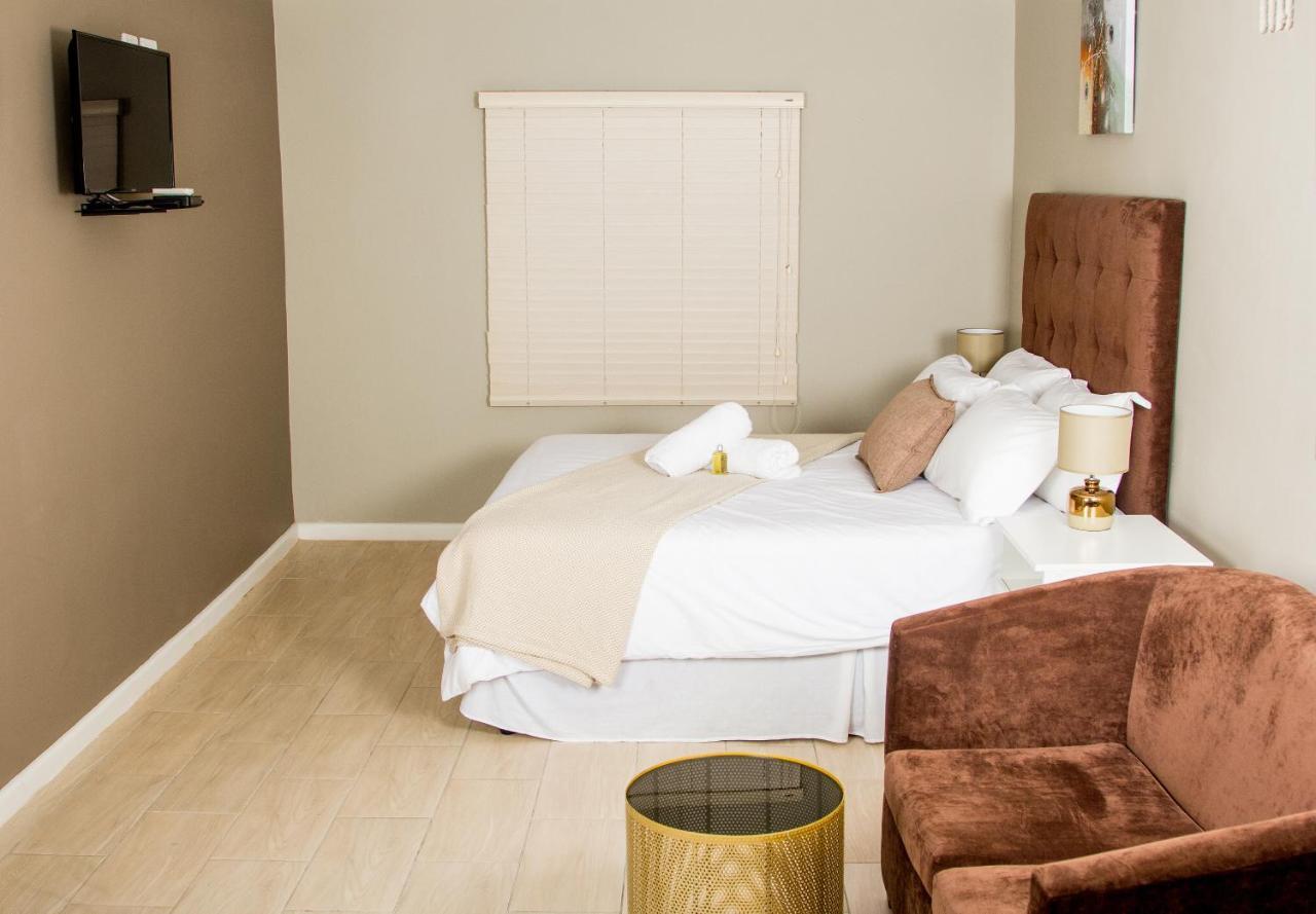 103Onwallace Self Catering Guest House Cape Town Bagian luar foto