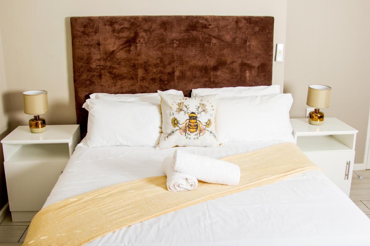 103Onwallace Self Catering Guest House Cape Town Bagian luar foto