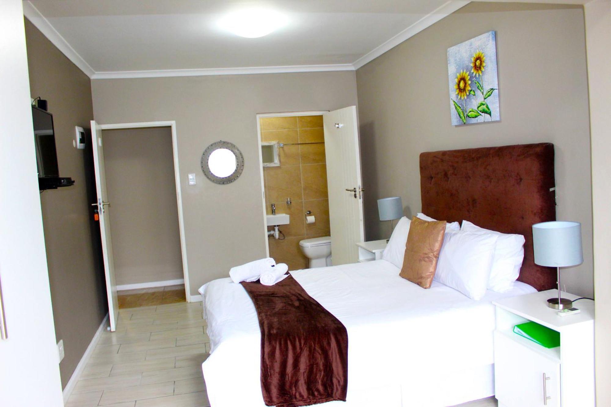 103Onwallace Self Catering Guest House Cape Town Bagian luar foto