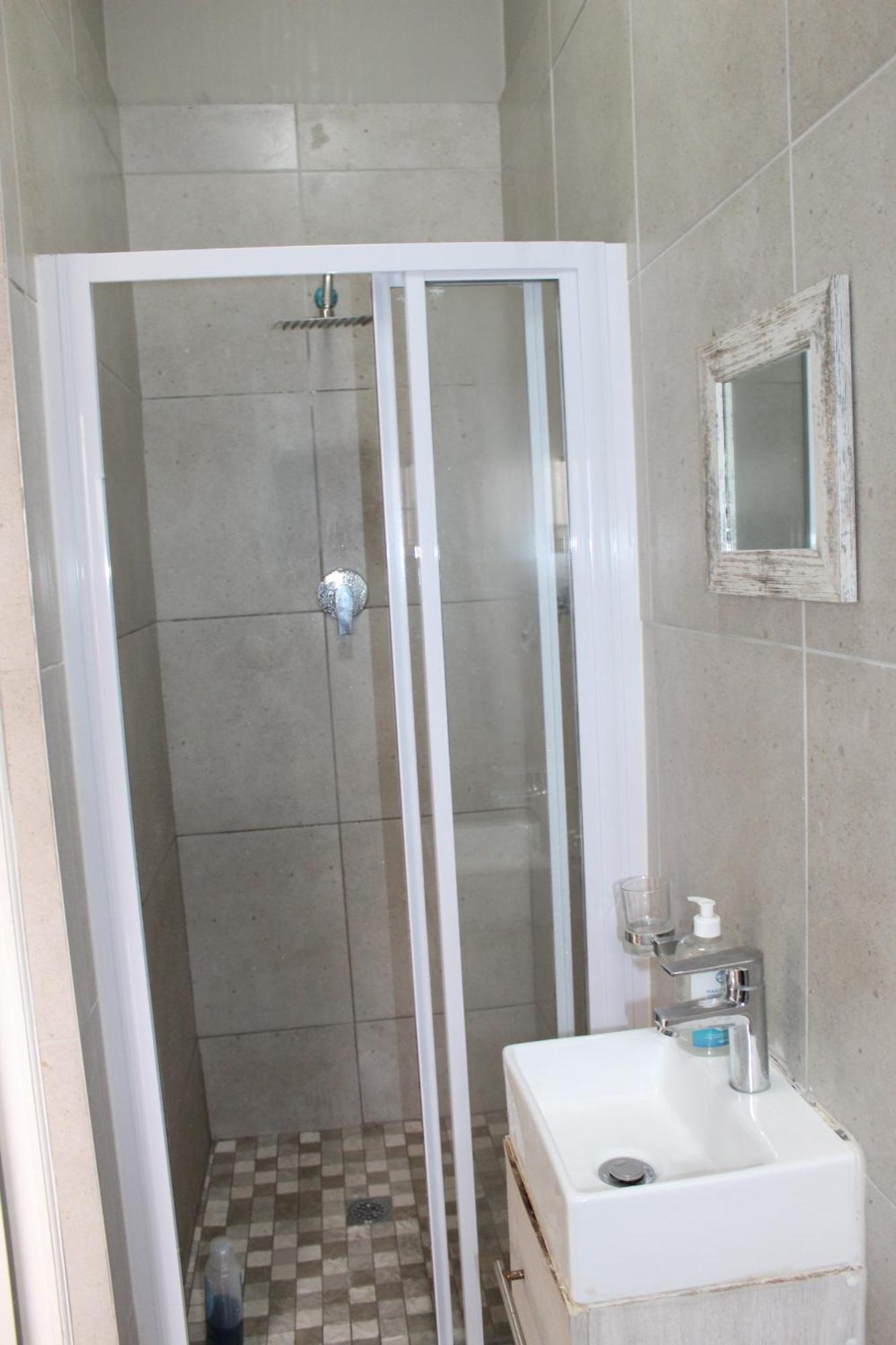 103Onwallace Self Catering Guest House Cape Town Bagian luar foto