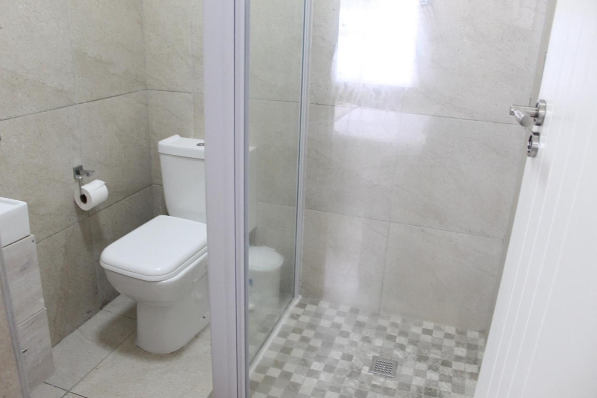 103Onwallace Self Catering Guest House Cape Town Bagian luar foto